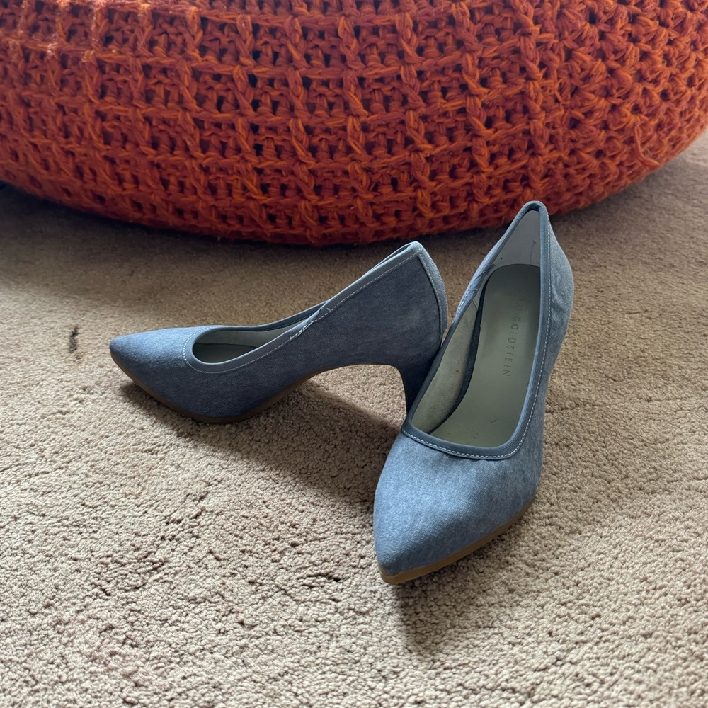Lori Goldstein Washed Linen Pumps